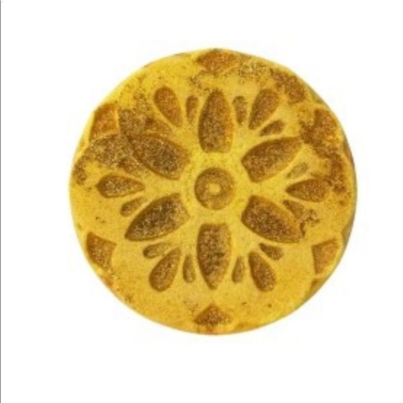 Lush - Rangoli Dreams - Bath Bomb - Picture 3 of 5